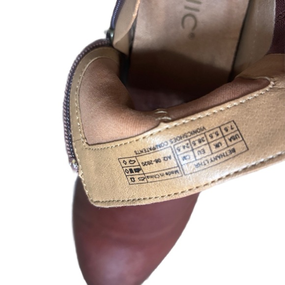 COPY - Vionic Bethany Beaver ankle boots - Picture 5 of 6